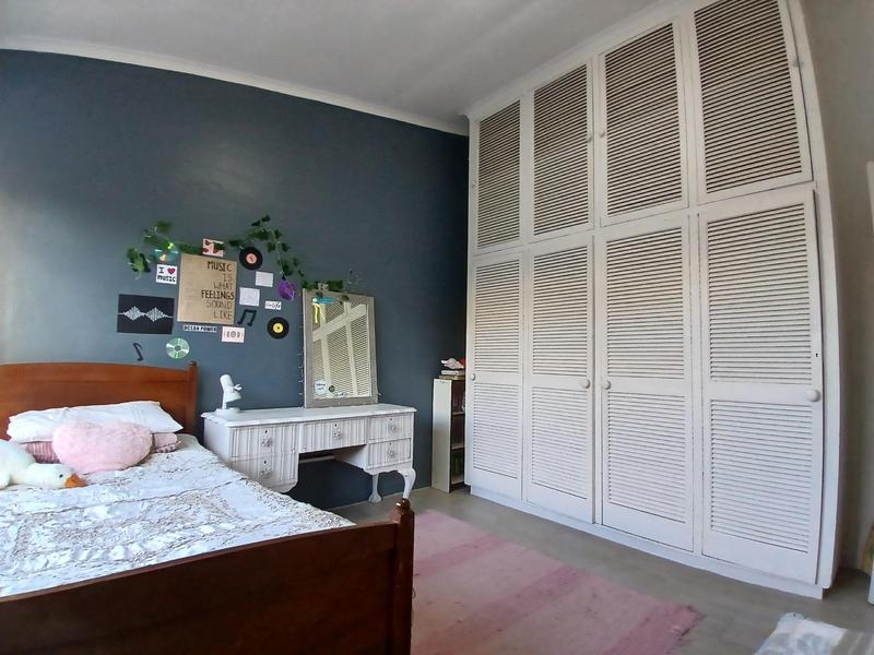 5 Bedroom Property for Sale in Stilbaai Wes Western Cape